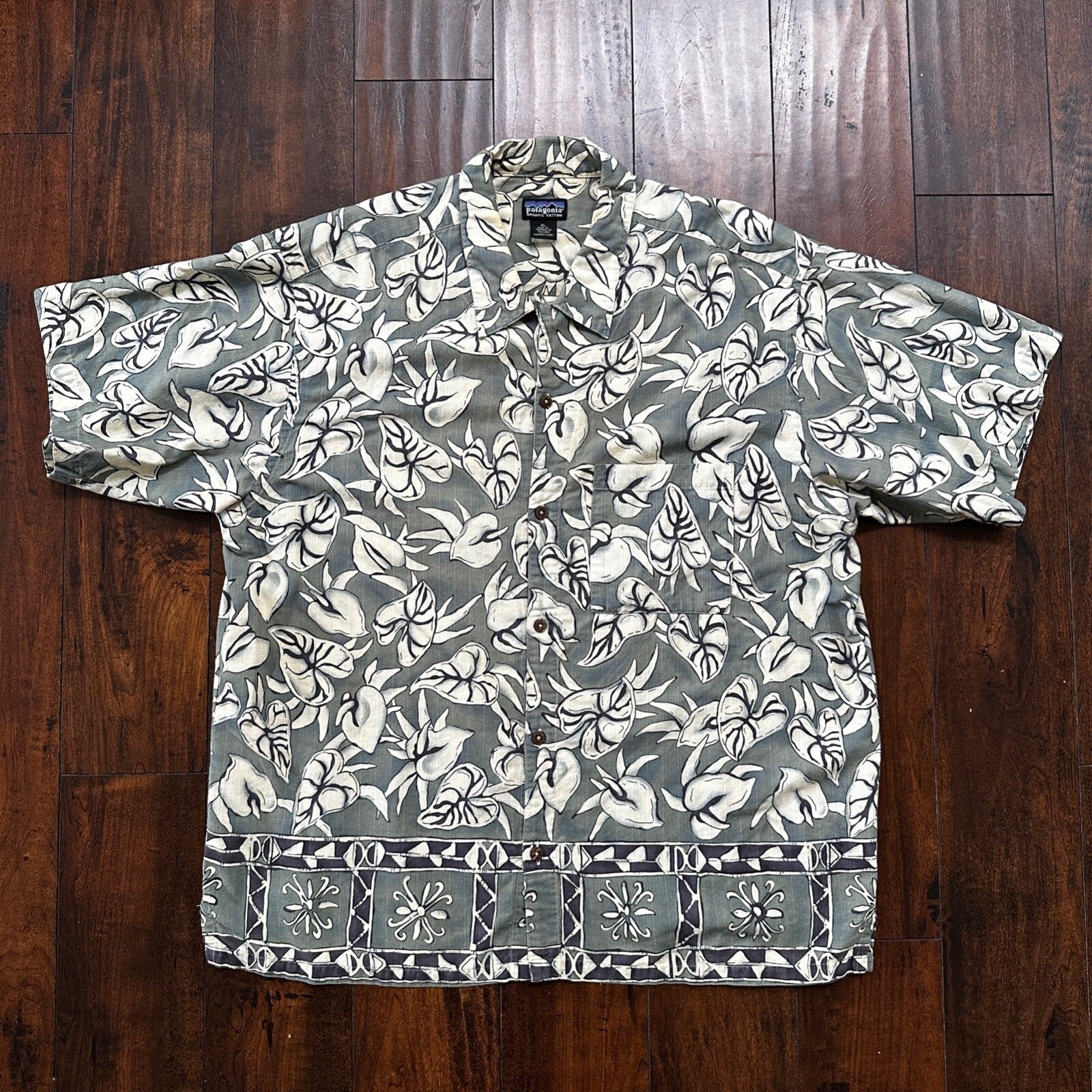 Vintage Patagonia Men's Hawaiian Button Down Shirt XL Floral Cotton Organic Y2K