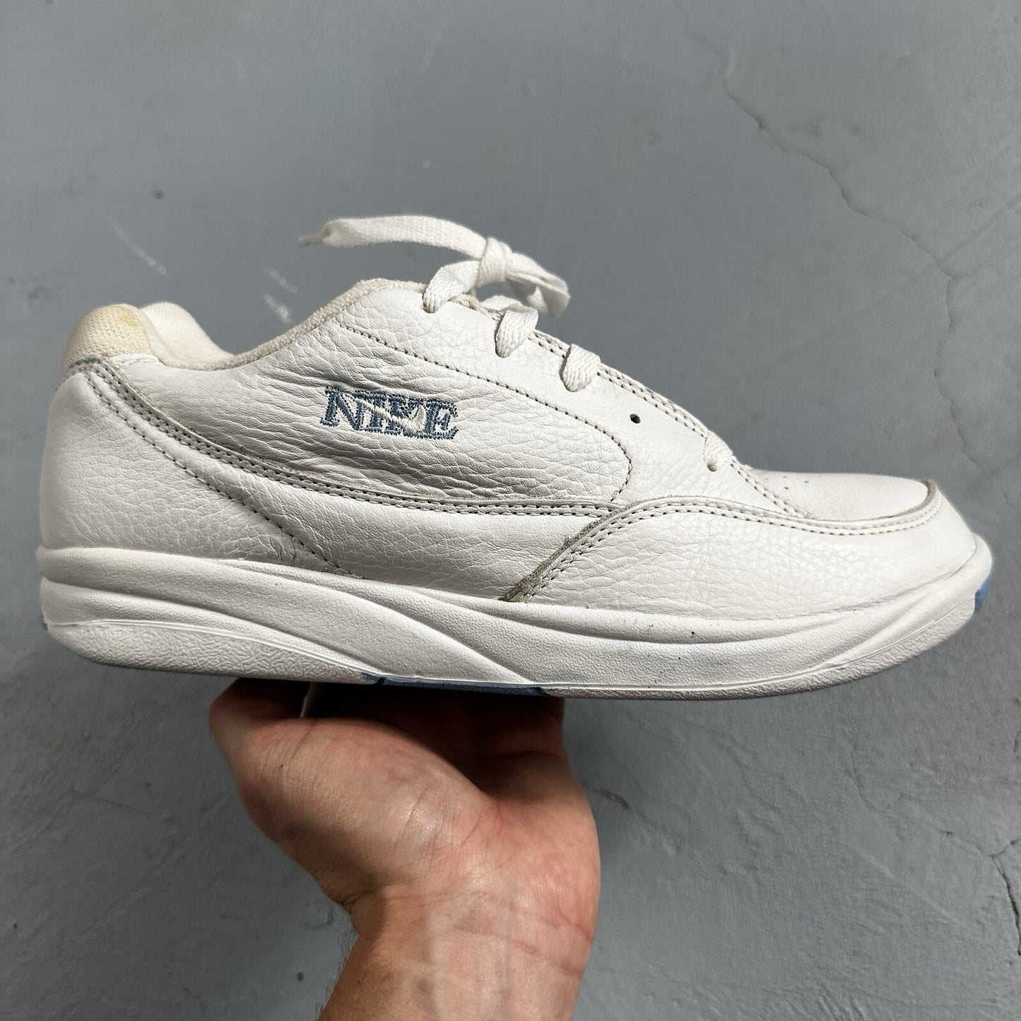 Nike 1997 Womens Air 141036-112 White Casual Shoes Sneakers Size 9 VTG 90s 2s