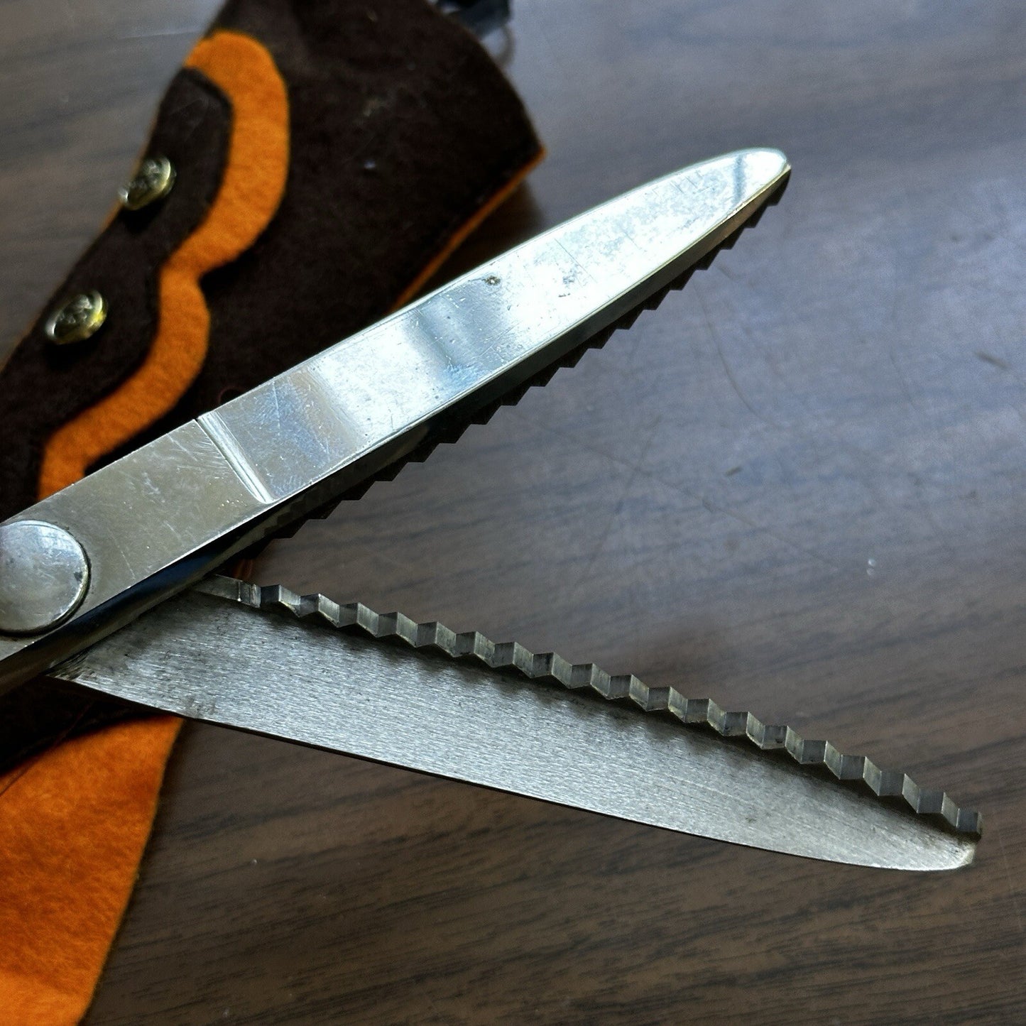 WISS Pinking Scissors Shears Newark NJ  Pat 1959190-1965443 Sewing Zig Zag Vtg