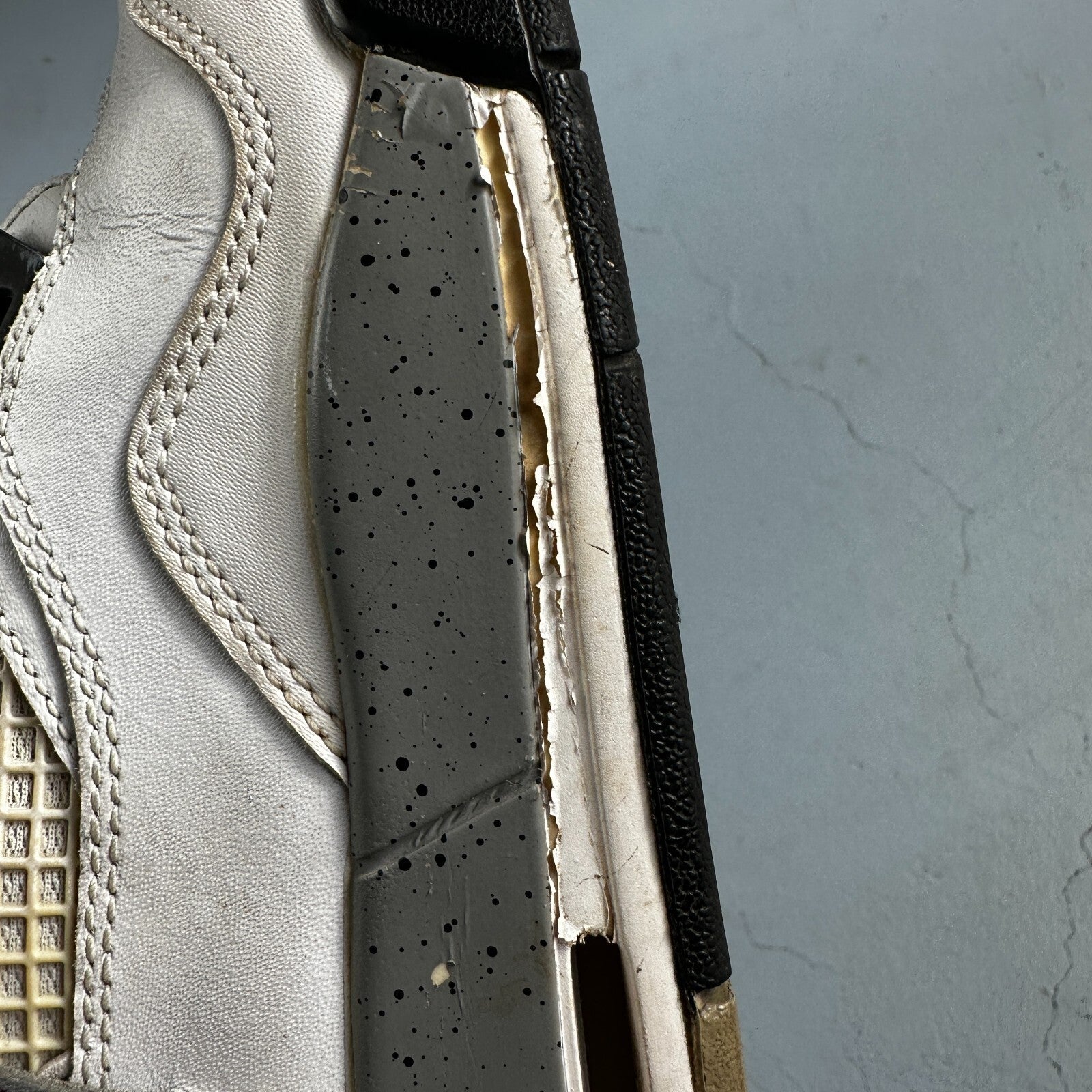 Nike Air Jordan 4 Retro GS 'Cement' 2012  836016-192  Youth Size 7Y No Box