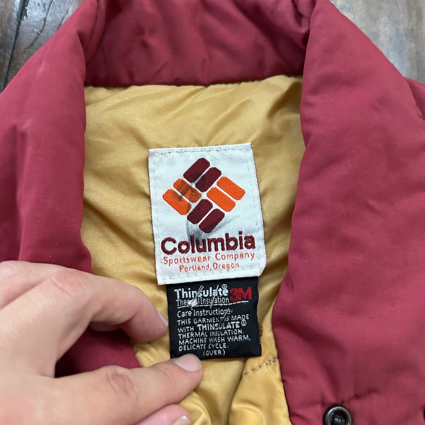 Vintage 80s Columbia USA Thinsulate 3M Puffer Gilet Vest Red Hipster M 90s