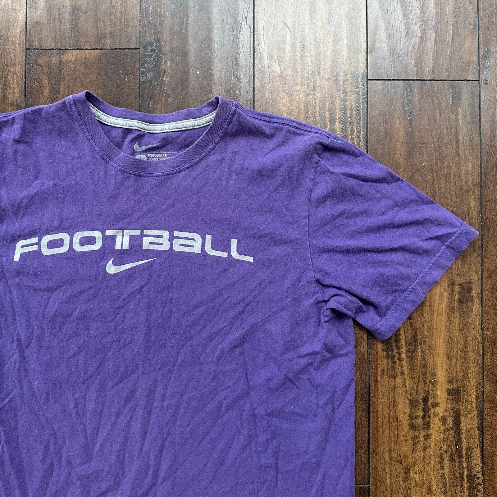 Nike Vintage Style T Shirt Center Swoosh Football Purple Sports Gym Tee