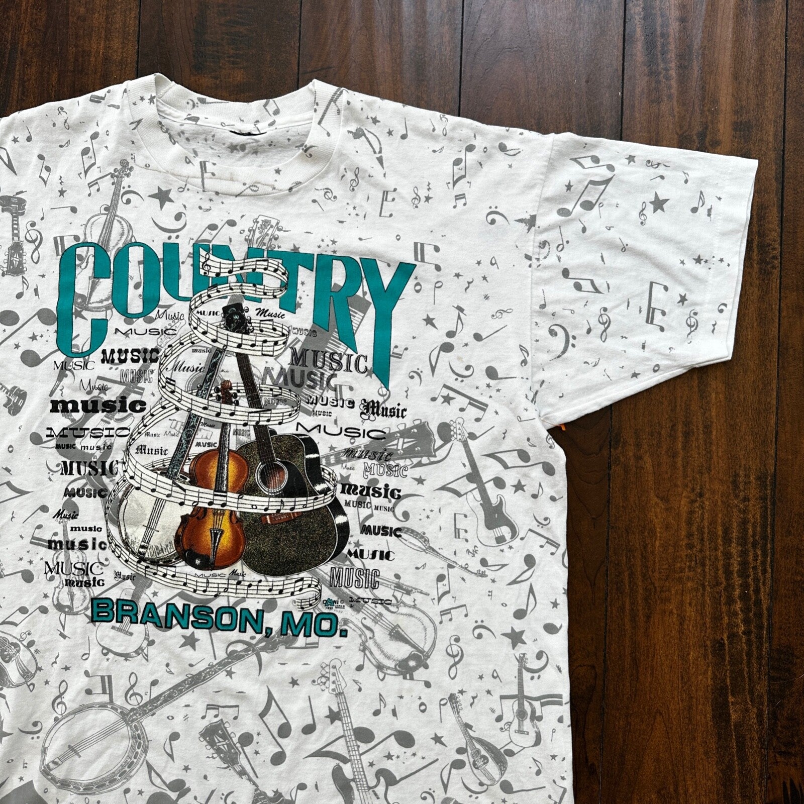 Country Music Missouri Branson Vintage T Shirt 90s AOP Gibson Guitar Martin