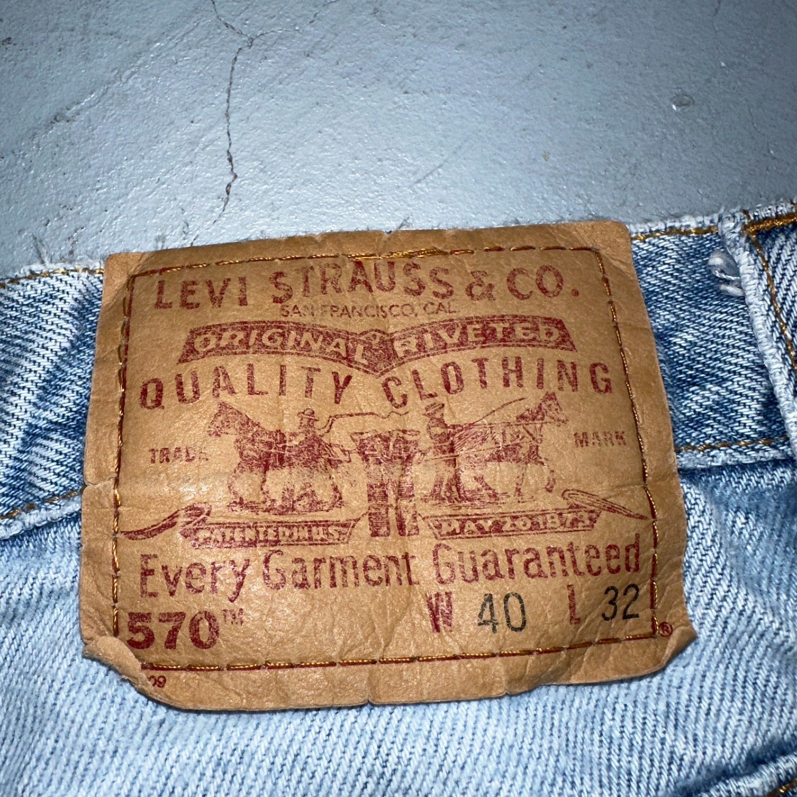 Levis 570 Jeans Mens 40x32 Blue Baggy Wide Loose Denim Pants Tapered 39x30