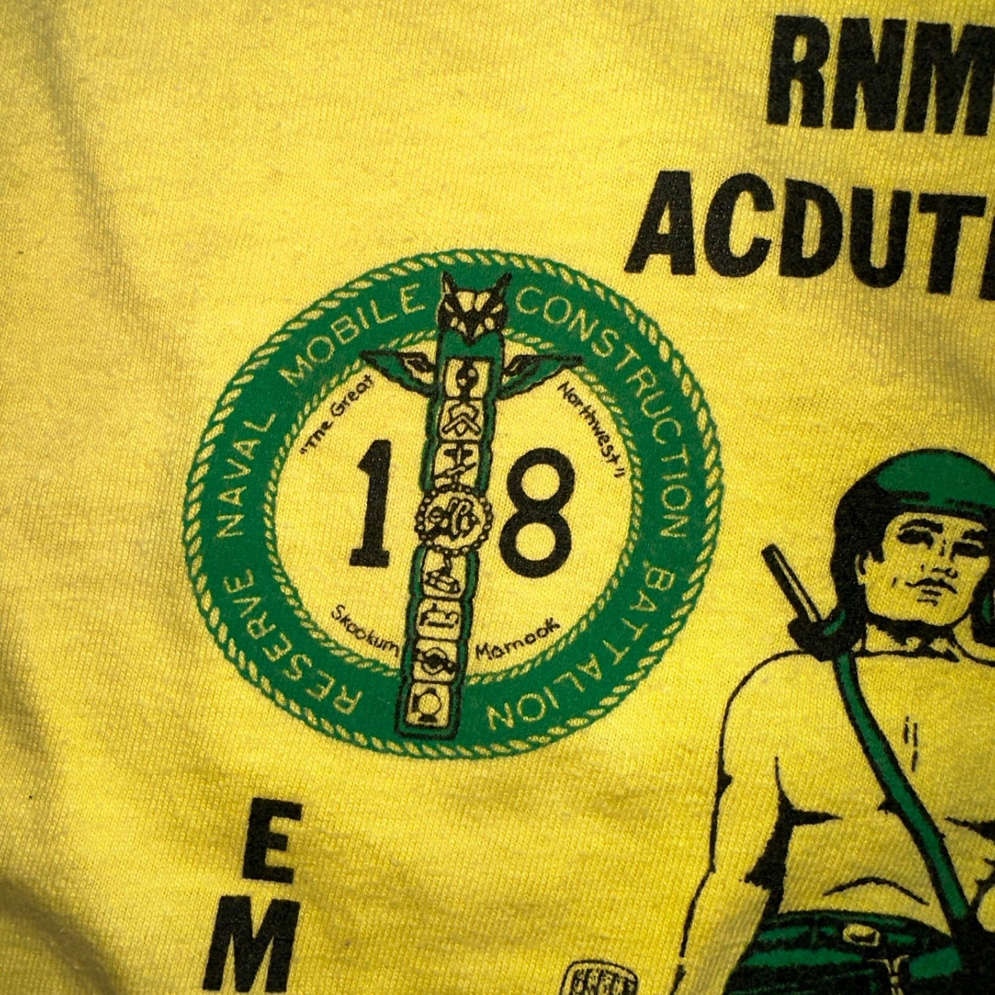 Emerald Warrior 80s Hanes VTG T Shirt Bees Yellow Seabees RNMCB 18 Acdutra Army