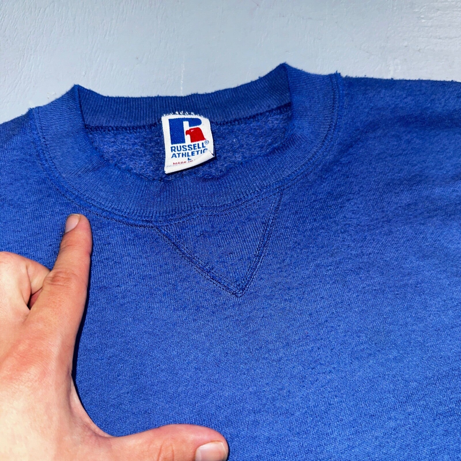 Russell Athletic Thrashed USA Sweatshirt VTG Crewneck L Blue Basic Cool Gym