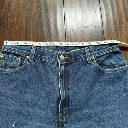 Levis Women Jeans 14 Reg M Blue VTG 550 Relaxed Fit Tapered Blue Wash 31x30