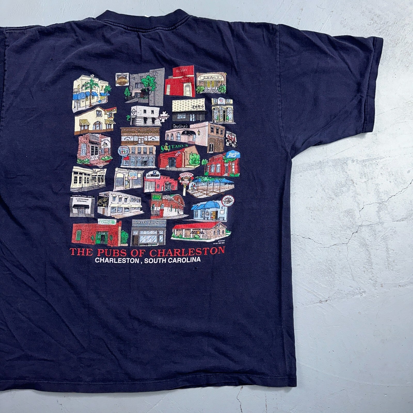 Charleston North Carolina VTG T Shirt Pubs Bar Hopping Drinking Alcohol Y2K