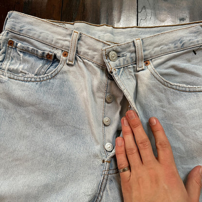 VTG Y2K Levis 501 Button Fly 31x32 Tag Jeans Light Wash 90s Blue XX Act 29x29