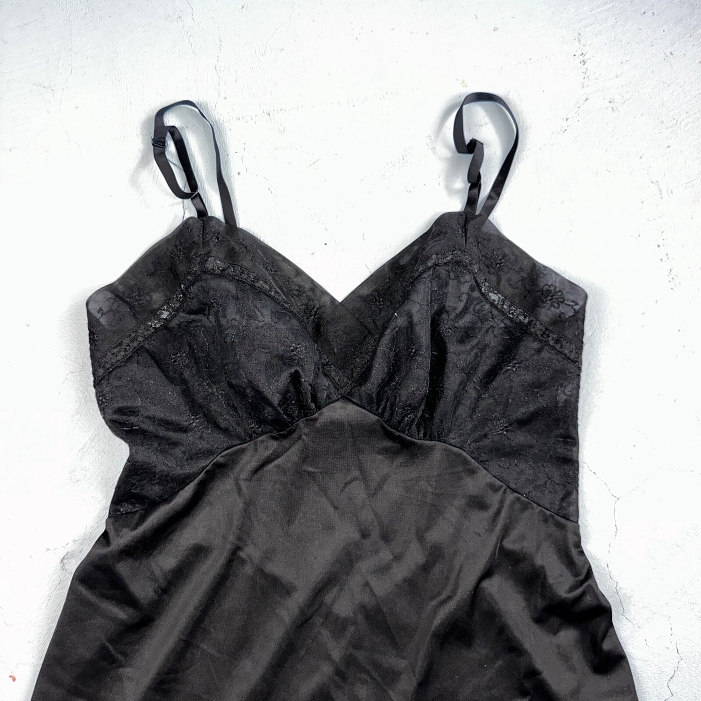 VTG Vanity Fair 1970s Lingerie Slip Dress Sleepwear Full Sweep Nightgown Lace