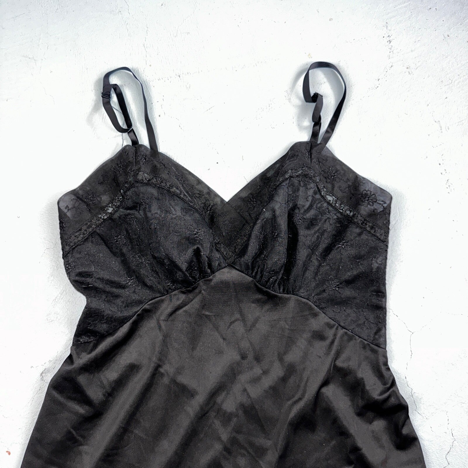 VTG Vanity Fair 1970s Lingerie Slip Dress Sleepwear Full Sweep Nightgown Lace