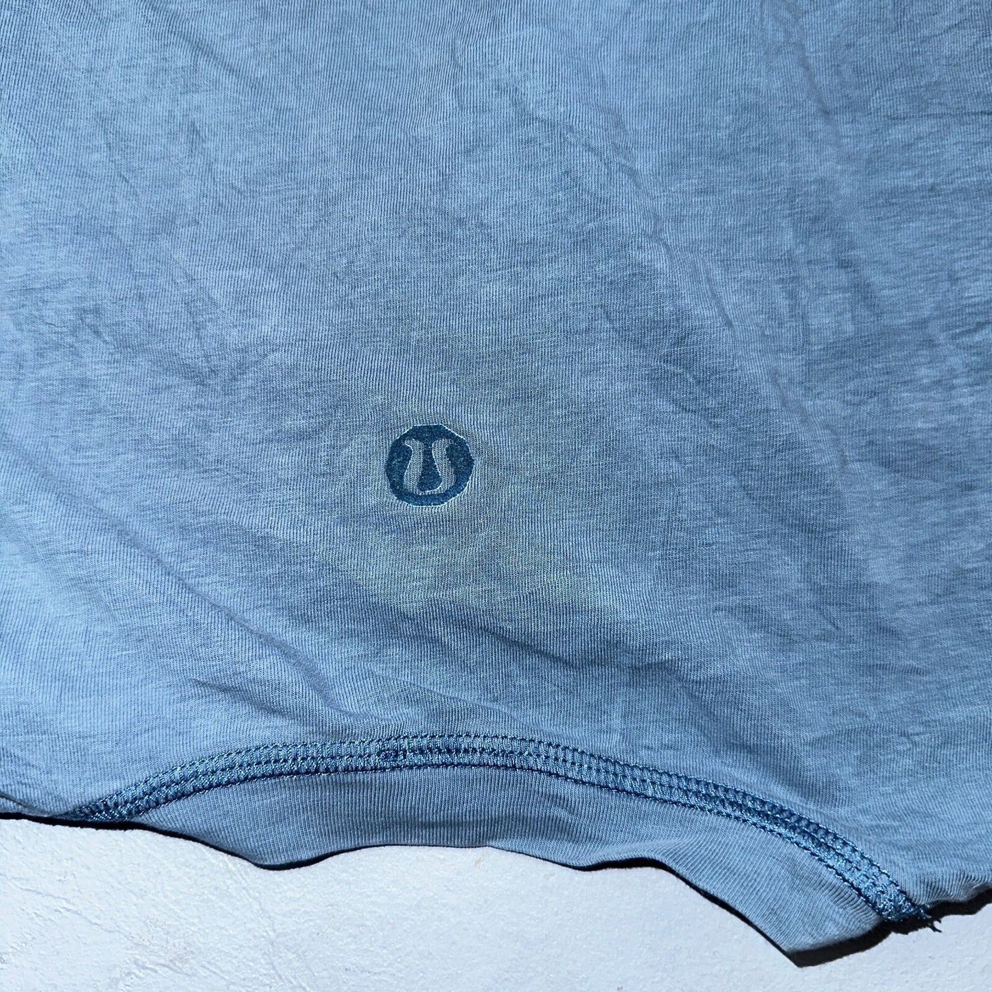 Men's Lululemon Short Sleeve Crew Neck Athletic Shirt Size M? Graphic Stripes