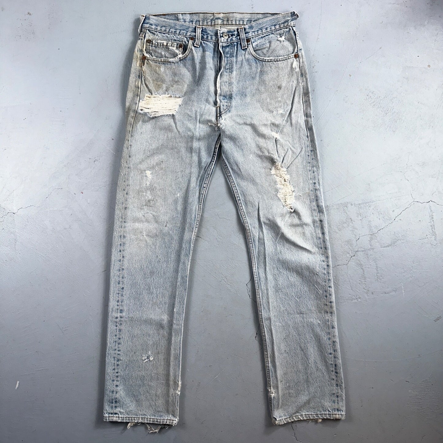 Levis 501 Vintage 80s USA XX Straight Leg Jeans Blue Light Wash Torn Act 32x33