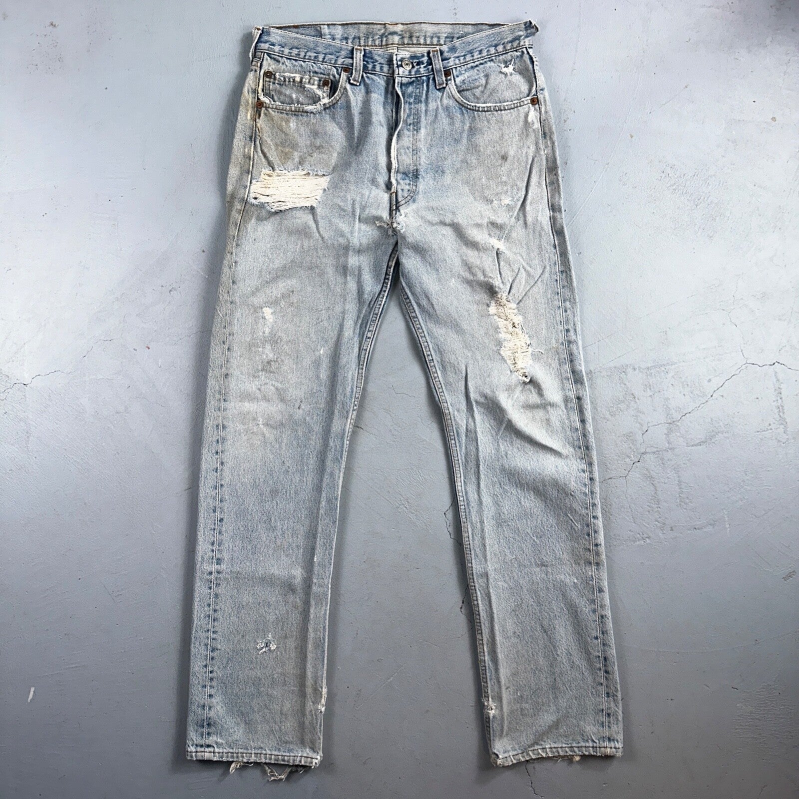 Levis 501 Vintage 80s USA XX Straight Leg Jeans Blue Light Wash Torn Act 32x33