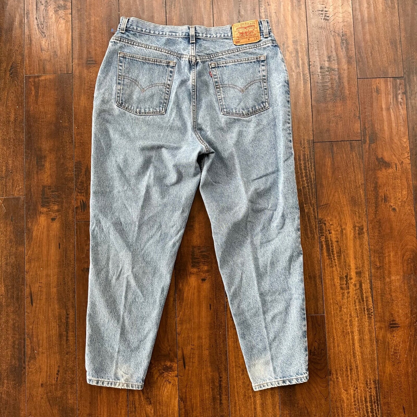 Levis 550 Jeans VTG Womens High Rise Light Wash Relaxed Tapered 90s USA 35x28