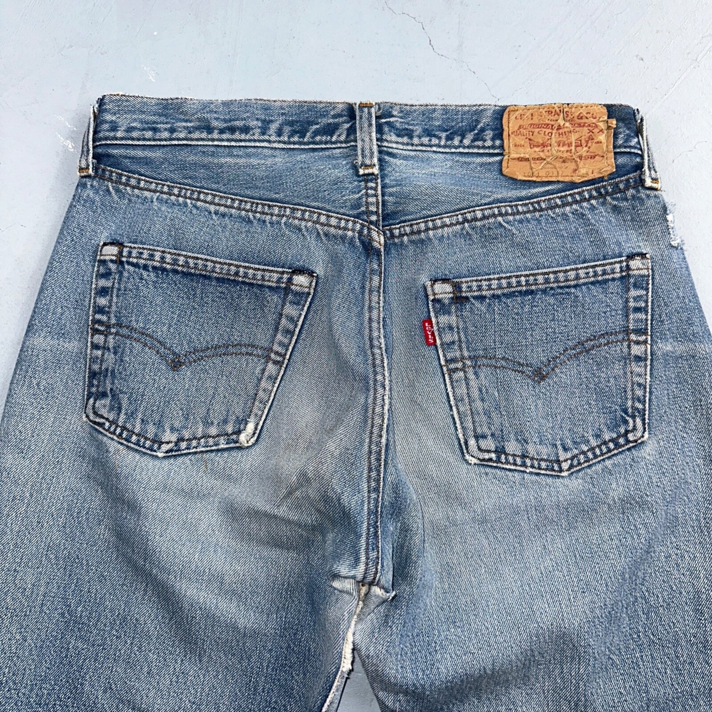 Levis 501 Vintage 80s Redline Selvedge USA XX Jeans Light Wash Capri Act 30x25