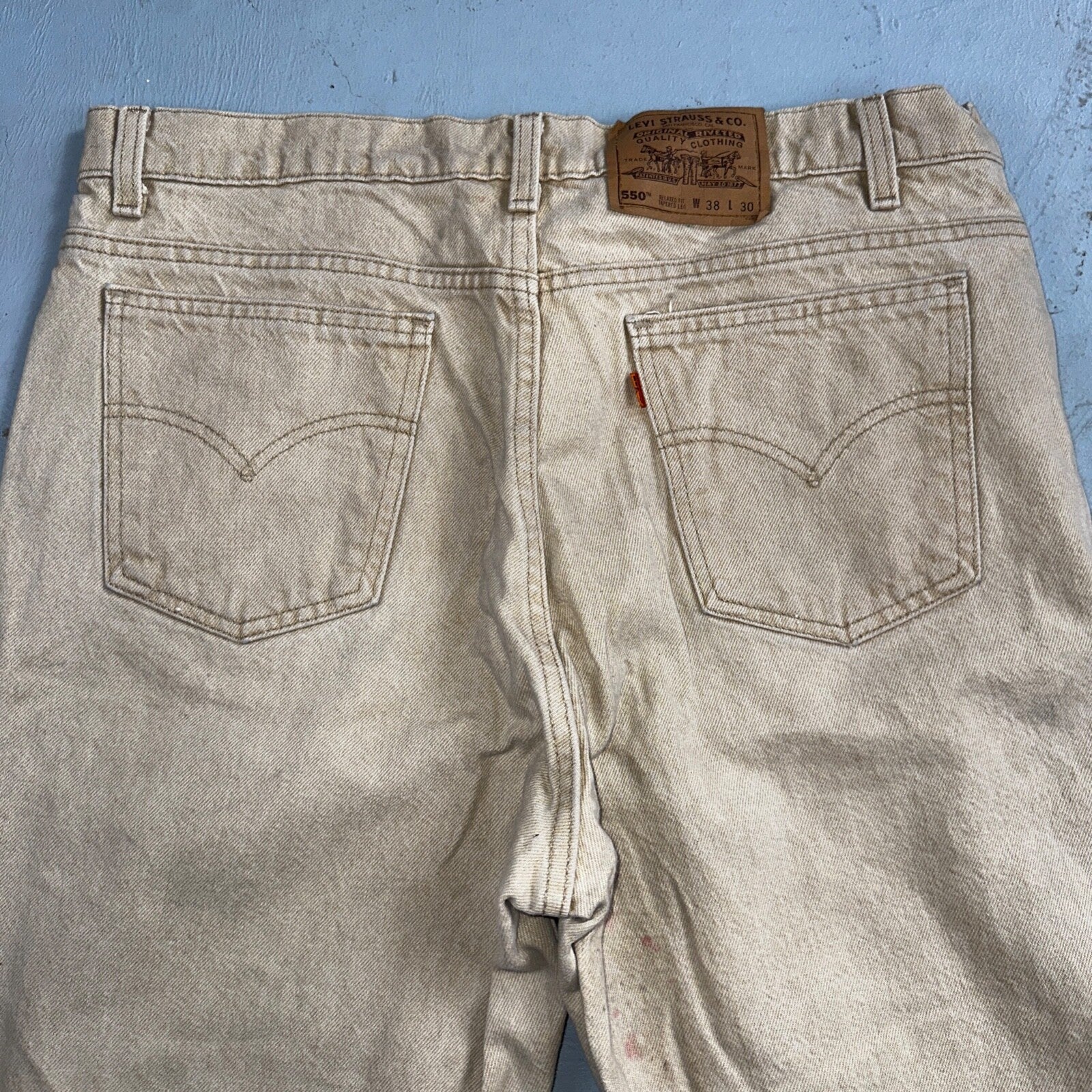 Levis 550 Vintage 90s USA Orange Tab Relaxed Tapered Leg Beige Tan Jeans 38x30