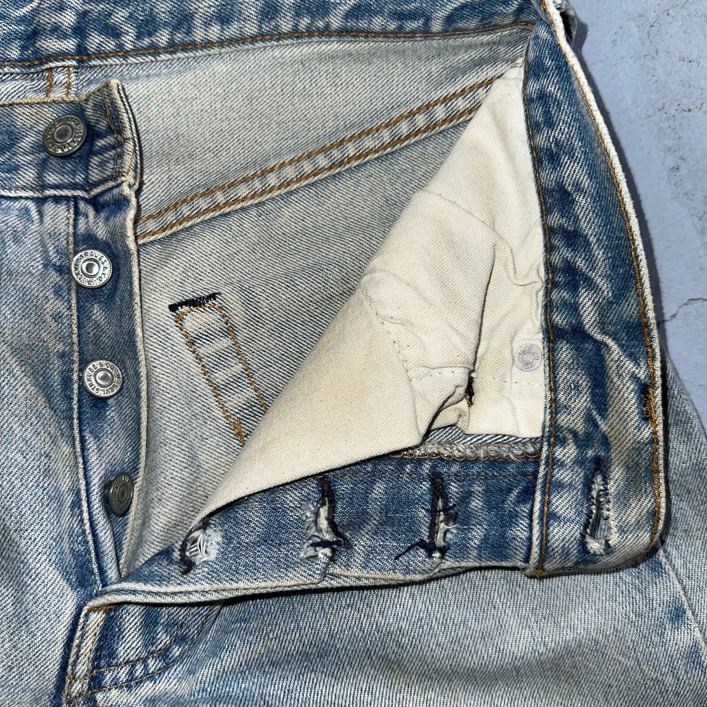 Levis 501 Vintage 80s Redline Selvedge USA XX Jeans Light Wash 29x34 Act 27x28