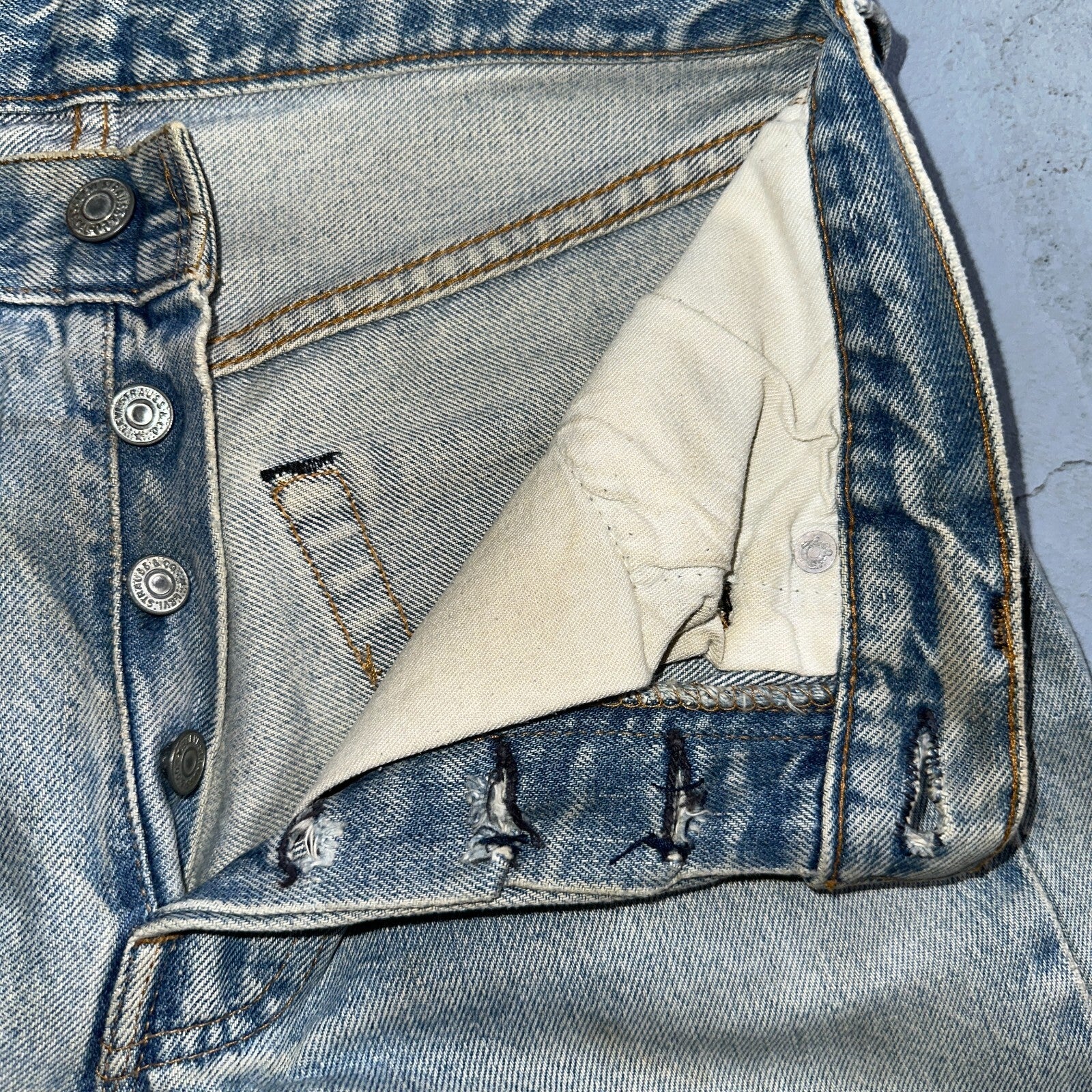 Levis 501 Vintage 80s Redline Selvedge USA XX Jeans Light Wash 29x34 Act 27x28