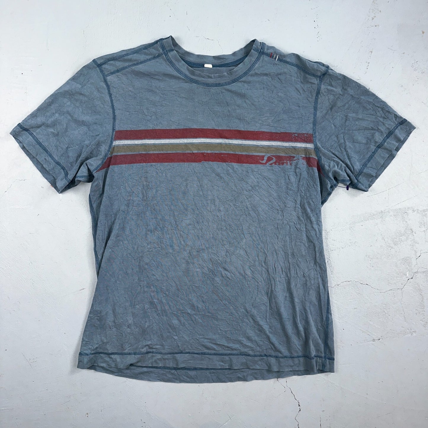 Men's Lululemon Short Sleeve Crew Neck Athletic Shirt Size M? Graphic Stripes