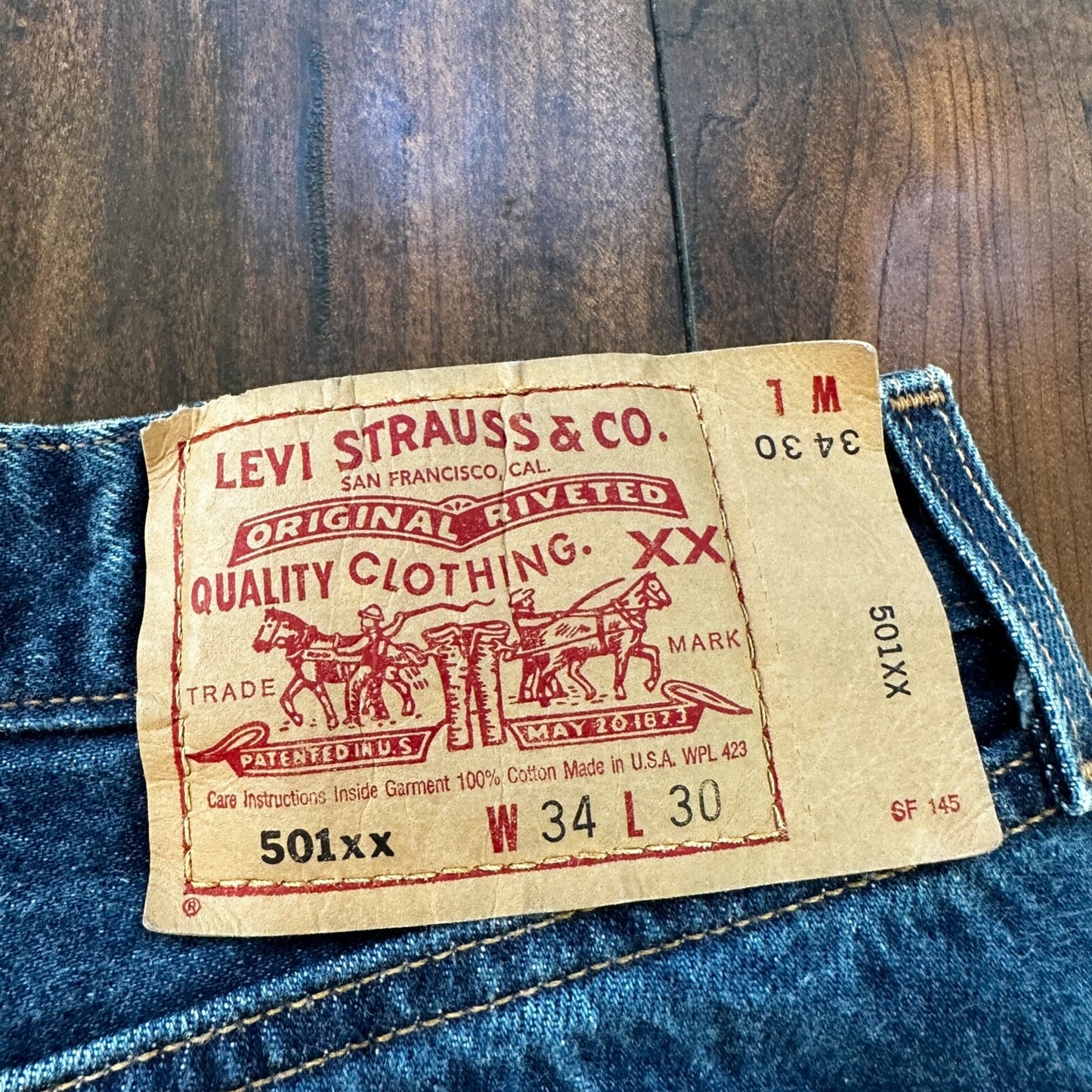 VTG Levis 501 XX Button Fly 90s USA Jeans Denim Straight Capri 34x30 Act 32x25