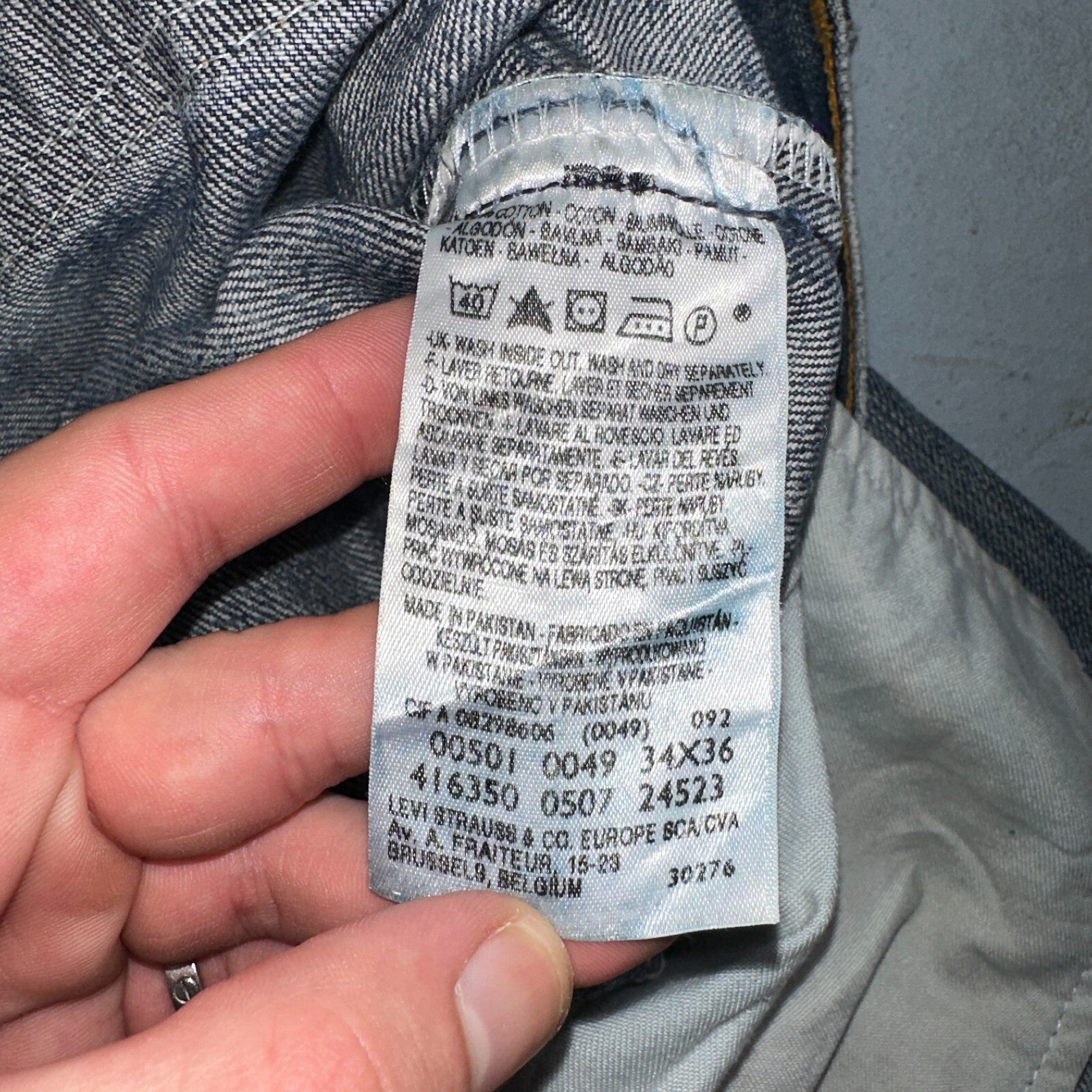 Levis 501 Vintage Y2K XX Straight Leg Jeans Blue Med Wash 34x36 Act 33x30