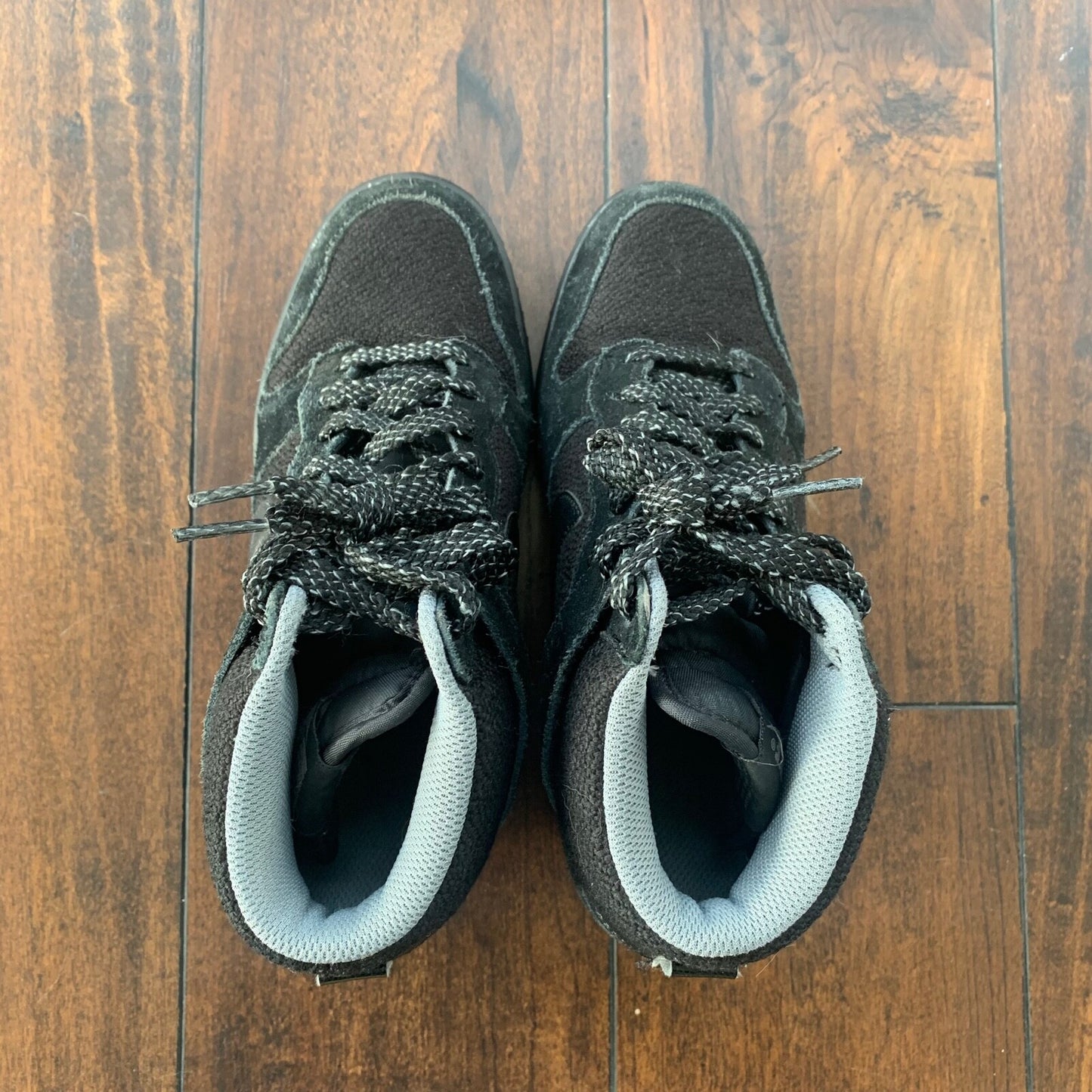 Nike Dunk Sky-Hi Essential Women's Sz 6 Black Suede Wedge Gum Sole 644877-006