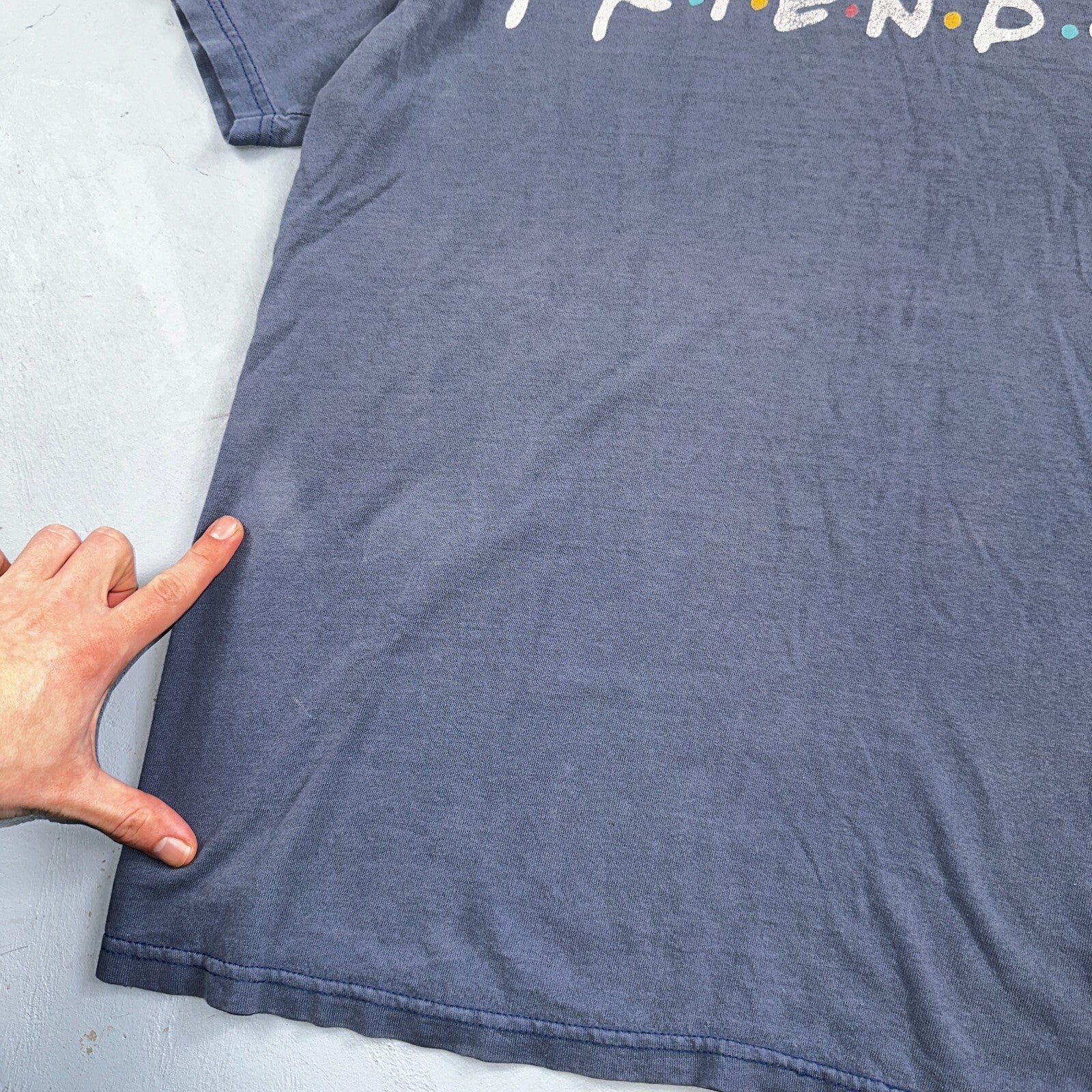 Friends 90s Promo VTG T Shirt TV Show Y2K FOTL Simple Title Screen Logo Sitcom