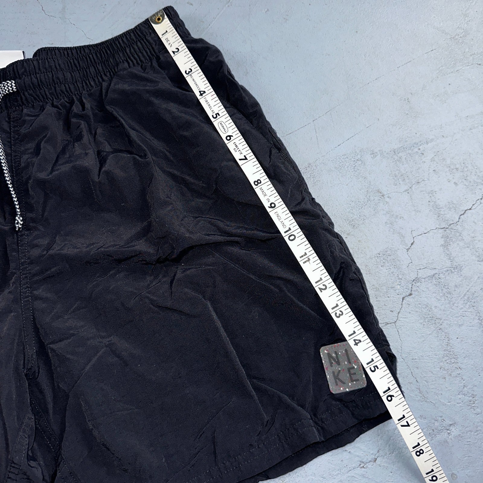 Nike Swim Shorts Size L Mens Solid Icon 6" Black NESSB636-001 Trunks