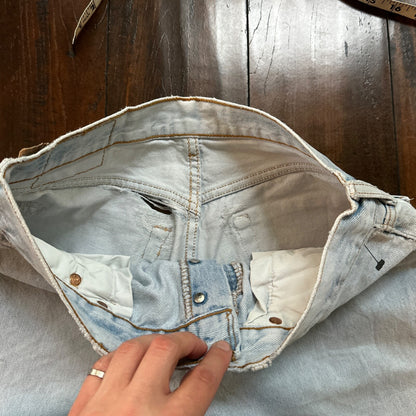 VTG Y2K Levis 501 Button Fly 31x32 Tag Jeans Light Wash 90s Blue XX Act 29x29
