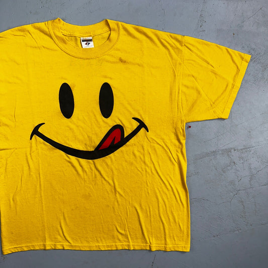 Smiley Face Y2K VTG T Shirt Jesse Manibusan Nirvana Grunge Yellow Funny Cute Ban