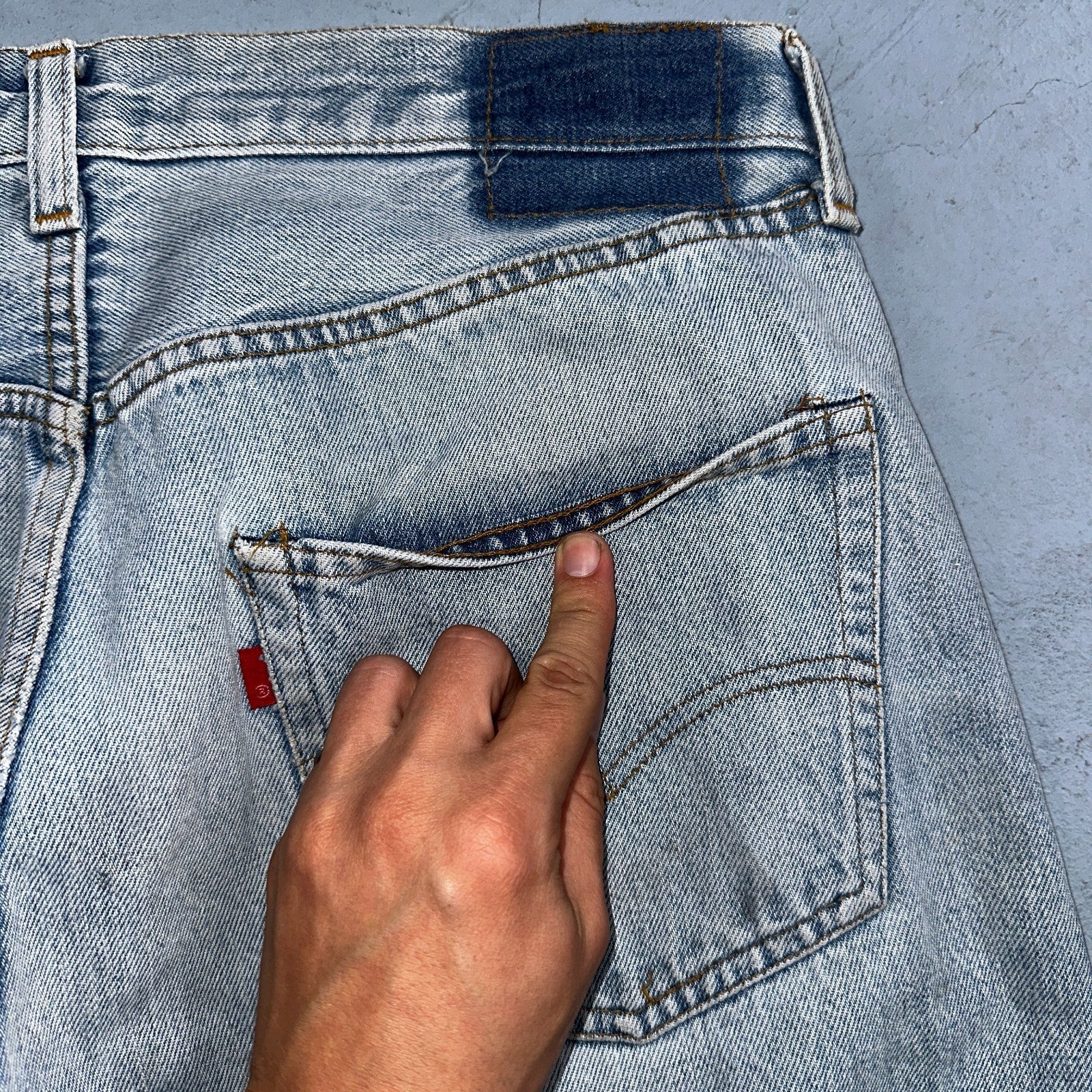 Levis 501 Vintage 80s Redline Selvedge USA XX Jeans Light Wash 36x36 Act 33x31