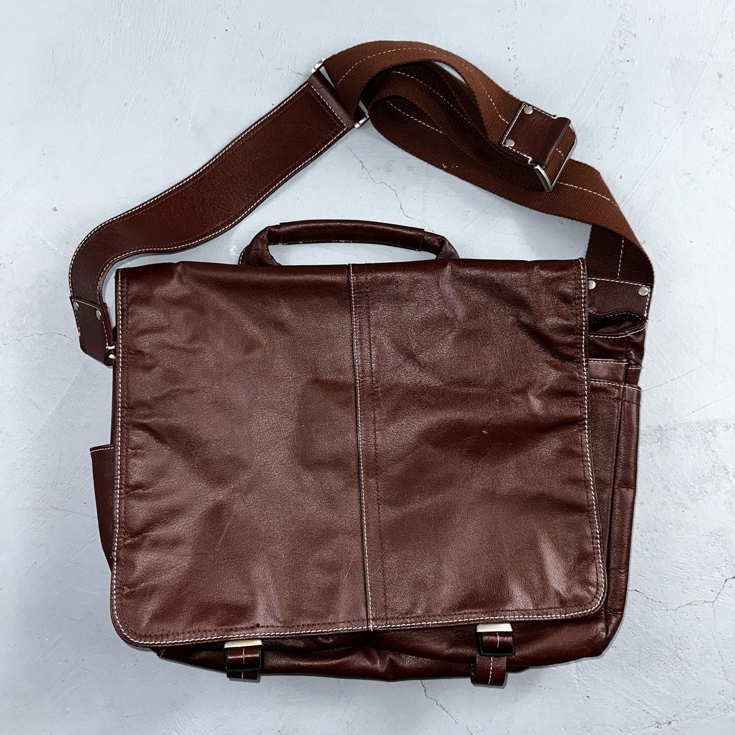 Rich Brown Leather Messenger Satchel Computer Laptop Cross Body Bag