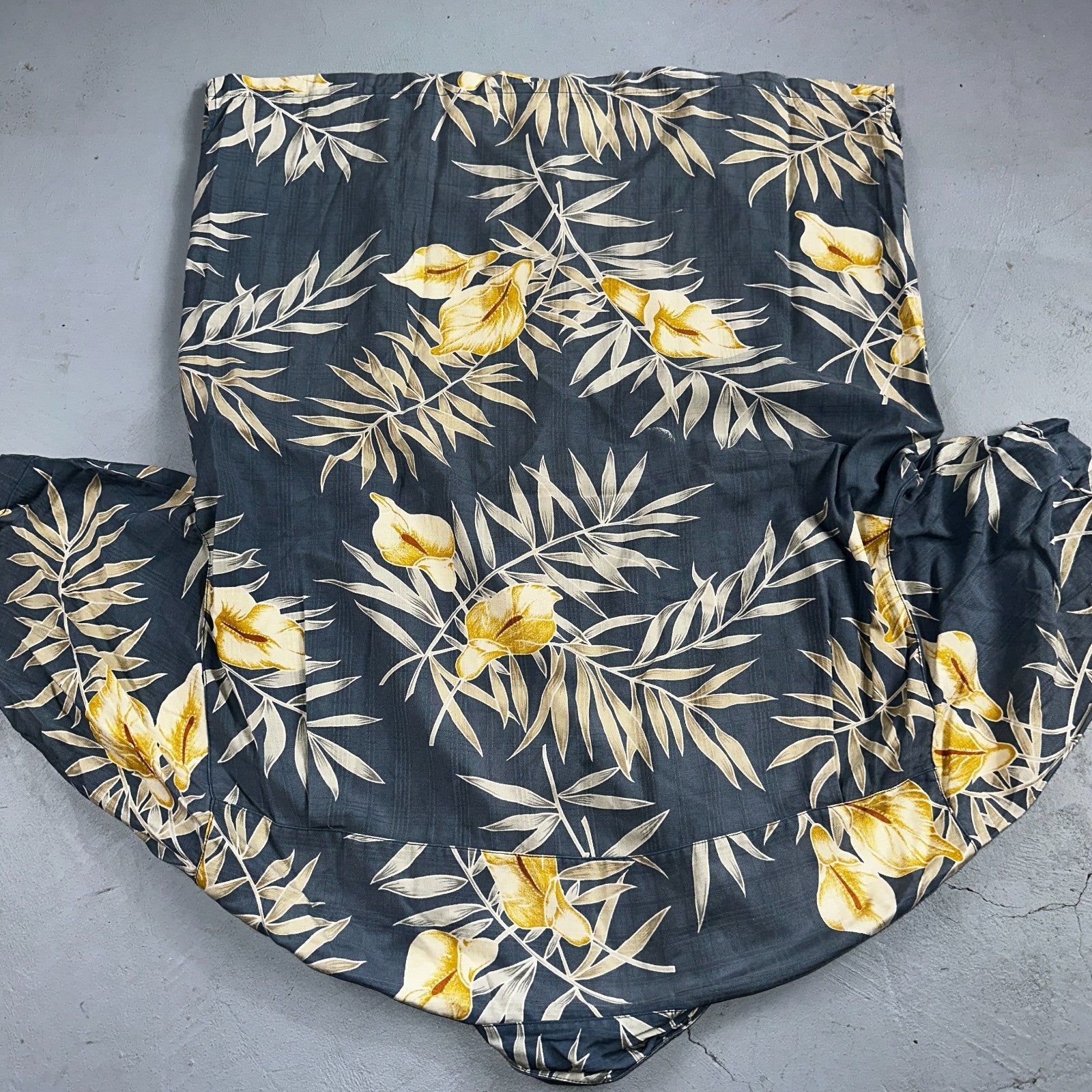 Tommy Bahama Shirt Mens Large Silk Blue Loop Collar Camp Short Sleeve Hawaiian