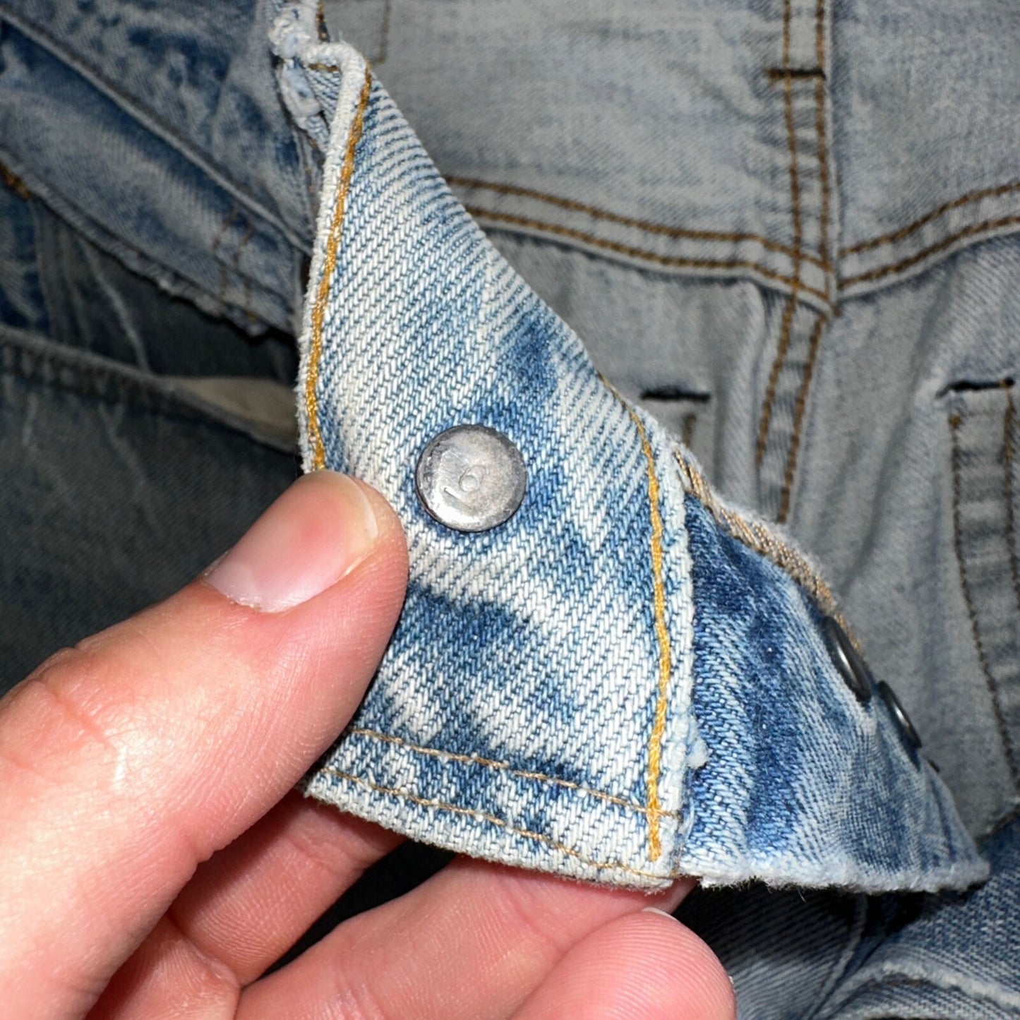 Levis 501 Vintage 80s Redline Selvedge USA XX Jeans Thrashed Light Act 31x29