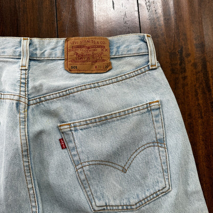 VTG 90s Levis 501 Button Fly 34x30 UK Tag Jeans Light Wash Blue XX Act 32x27