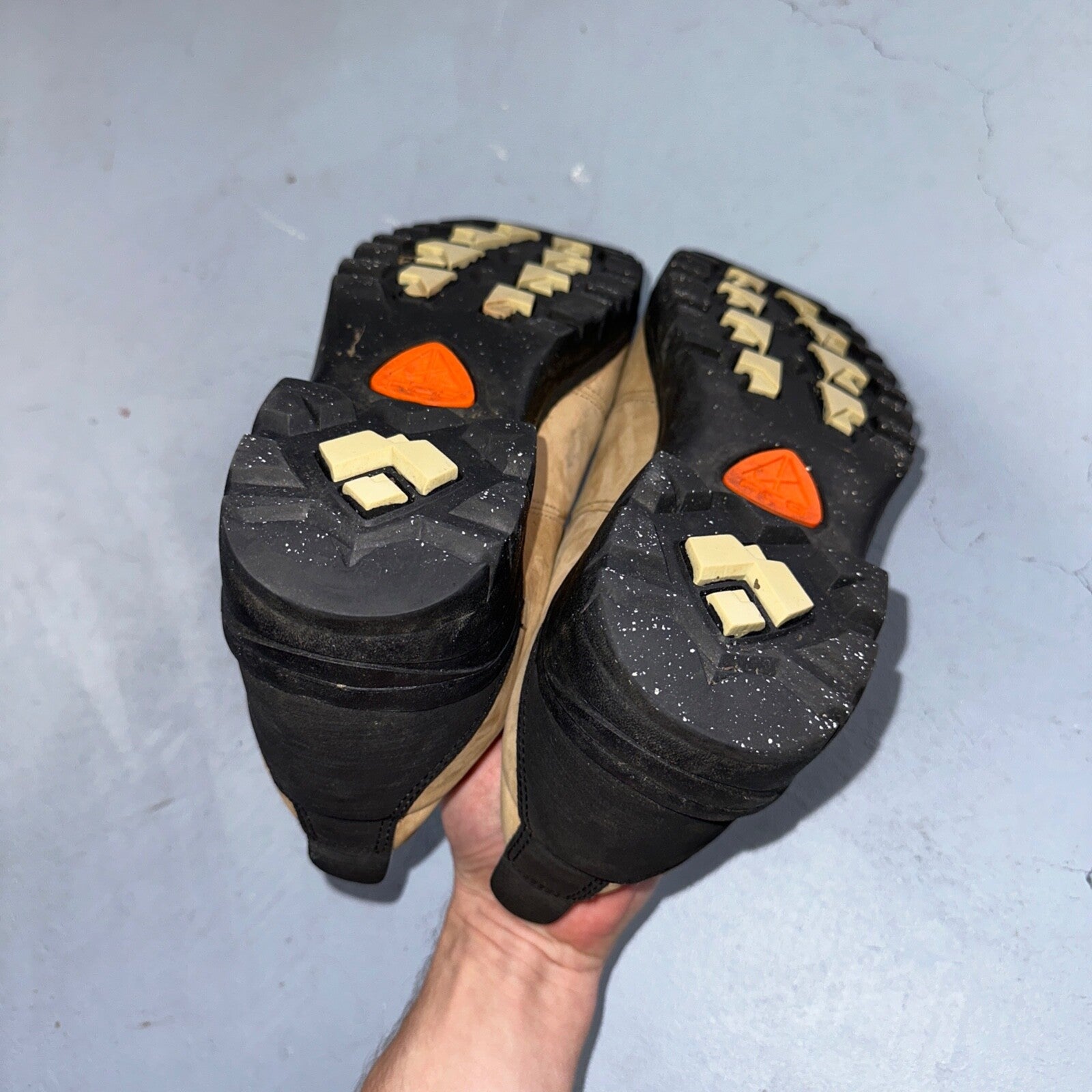 Vtg Nike ACG Womens Suede Leather Hiking Trail Shoes Tan 10 Hiking 185147-221