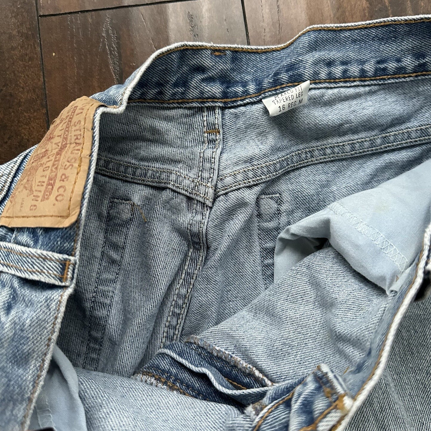 Levis 550 Jeans VTG Womens High Rise Light Wash Relaxed 90s USA 31x29