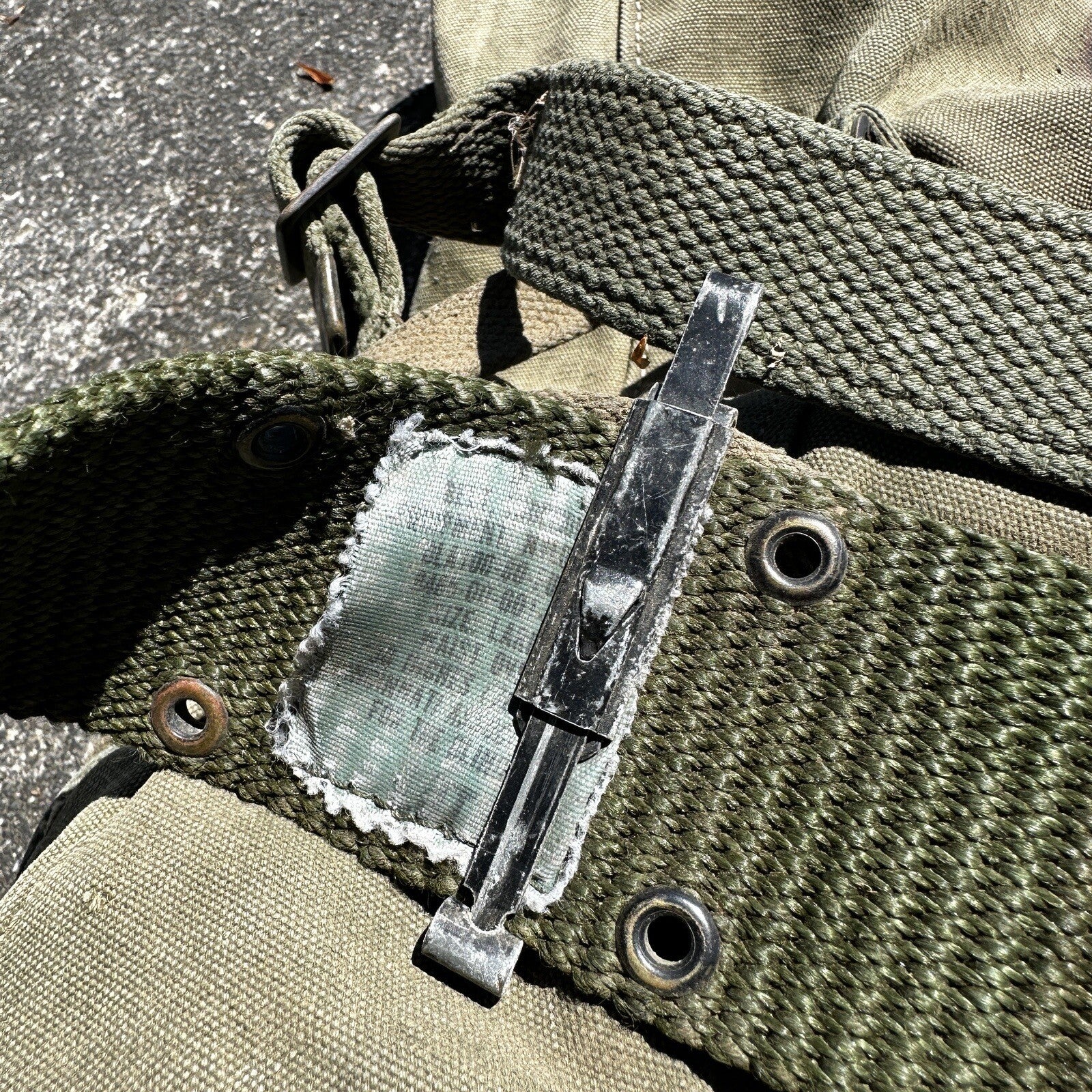 Korea US GI Gas Mask Bag Original Backpack Belt WWII Haversack 1960s?