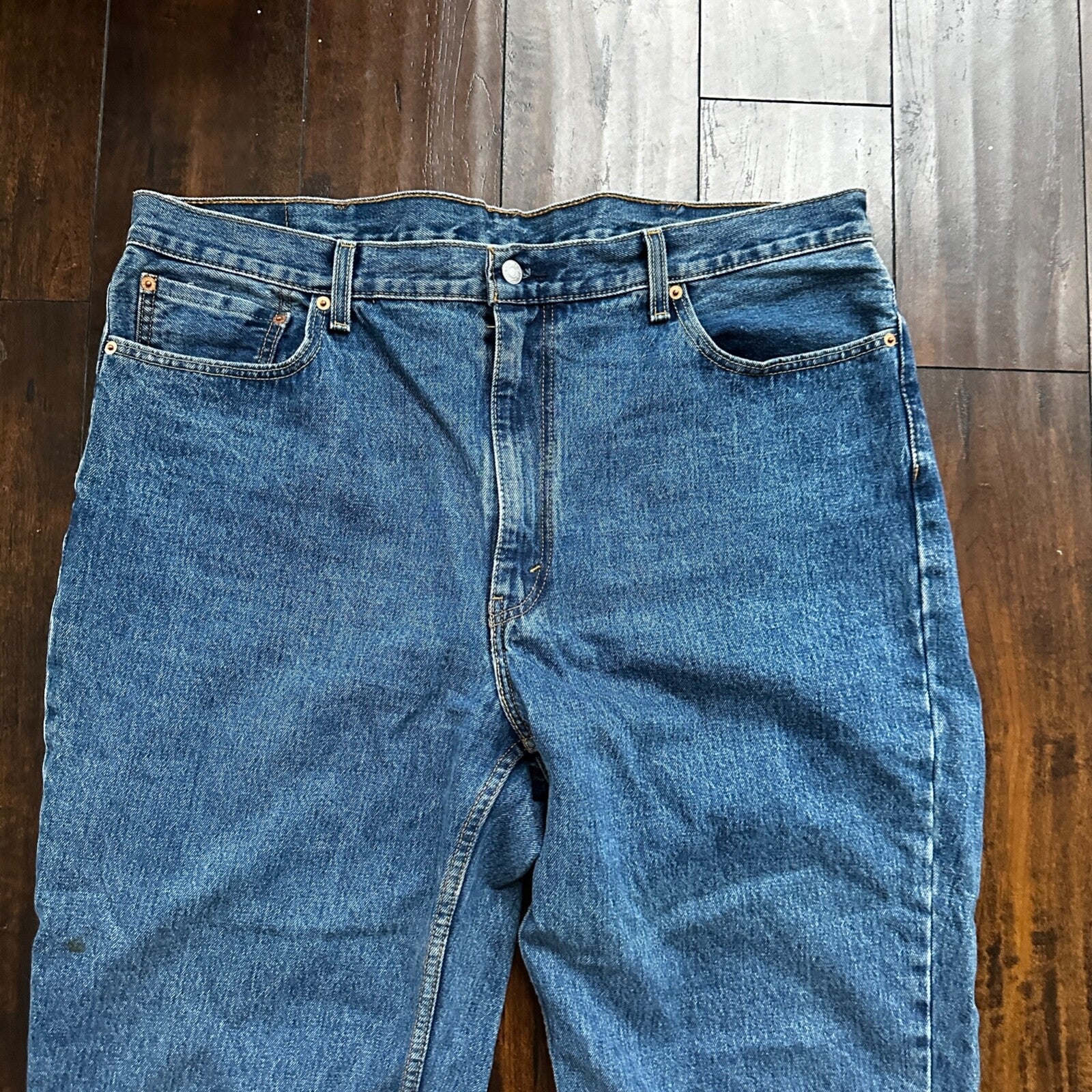 Levis 550 Denim Jeans Relaxed Fit Tapered Leg 42x32 Act 42x31 Med Wash