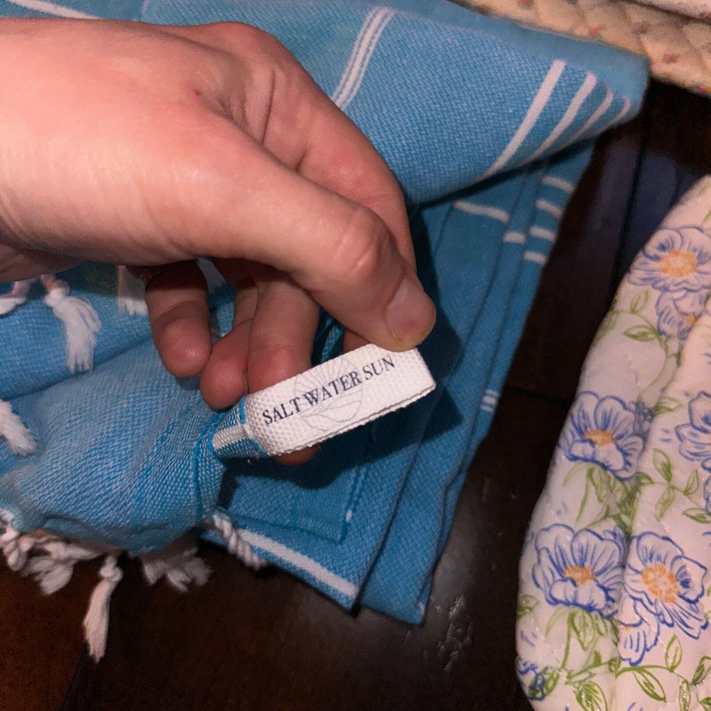 Lot Of Mixed Brand Assorted Style Handbag Purse Tote Weekender Bags Blanket