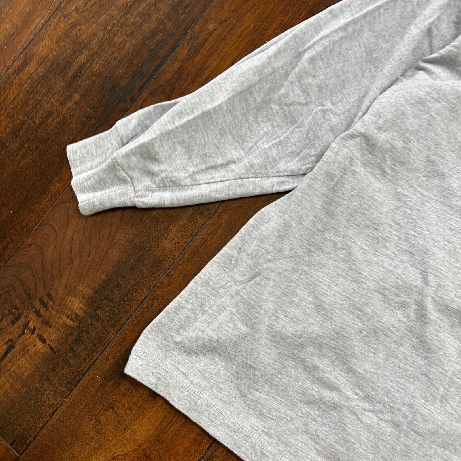 VTG Scooby Doo Cartoon Network Gray Henley Embroidered Shirt Top 90s 2001 Y2K