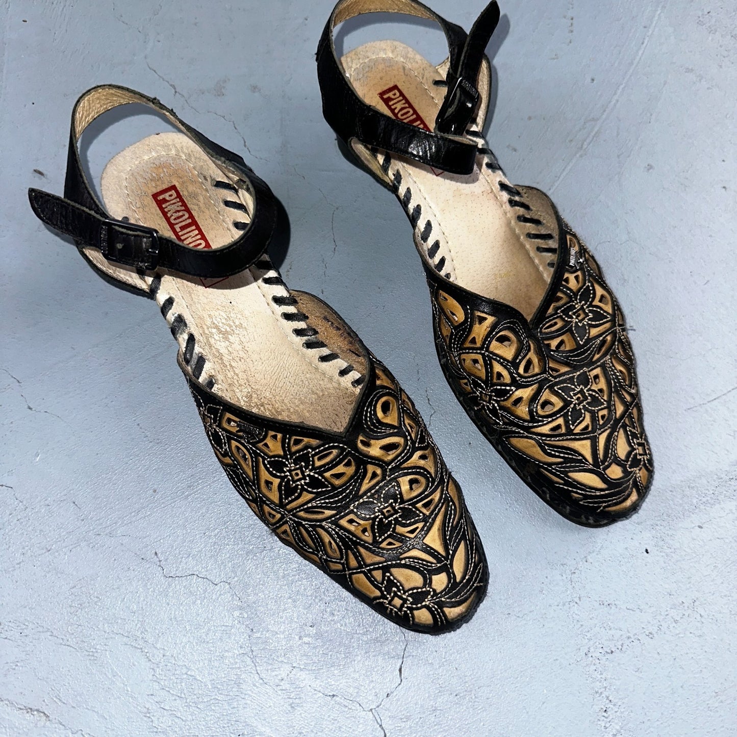 Pikolinos Jerez Black & Tan Perforated Leather Shoes EU 40 Sandal Small Heel