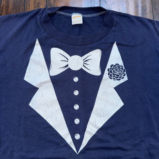 Eugene Gentlemans Club 70s VTG T Shirt Oregon Suit Tie Funny Humor Dark Joke