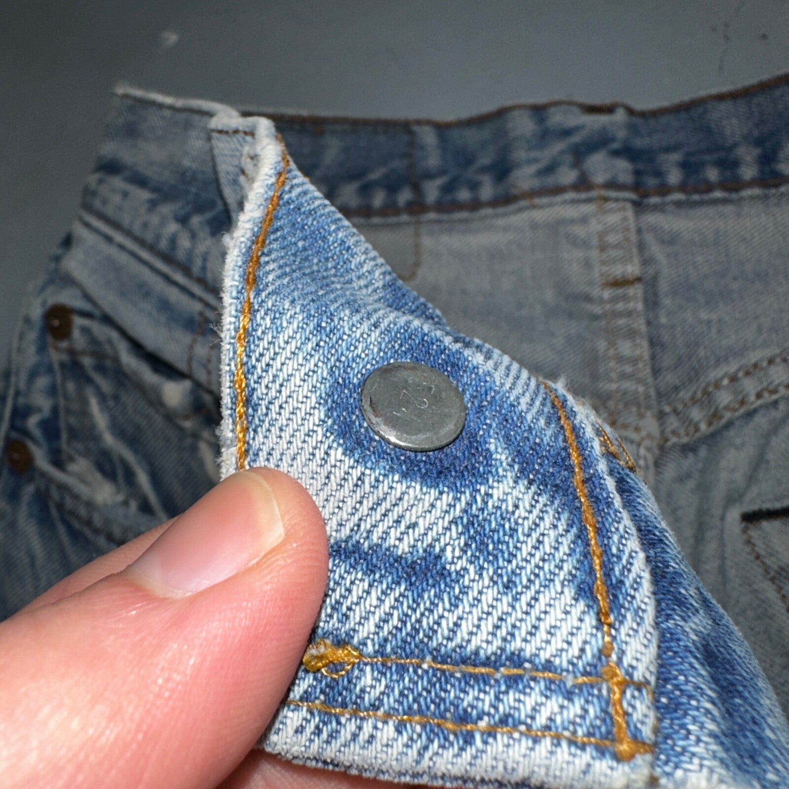 Levis 501 Vintage 80s Redline Selvedge USA XX Jeans Light Wash 524 Act 25x29