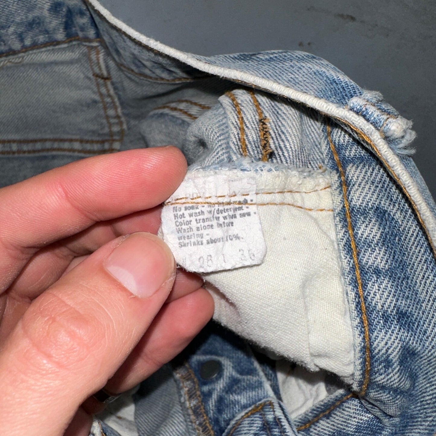 Levis 501 Vintage 80s Redline Selvedge USA XX Jeans Light Wash 28x36 Act 26x31