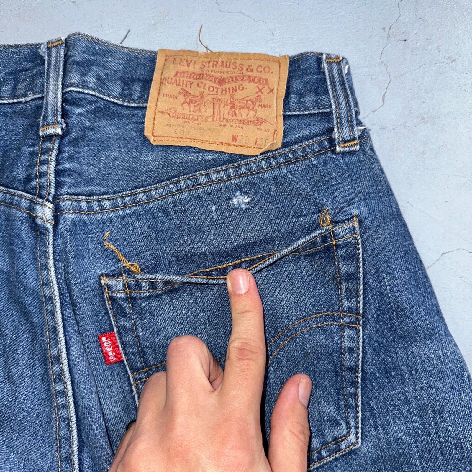 Levis 501 Vintage 80s Redline Selvedge USA XX Jeans Med Wash 28x36 Act 27x32