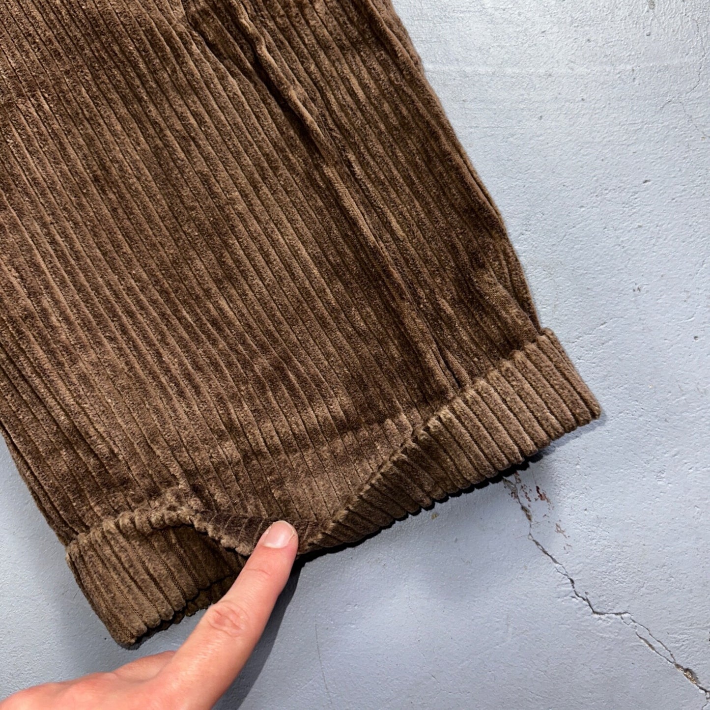 J. Peterman Pants Mens 38 Brown Thick Corduroy Pleated Chino Straight Pockets