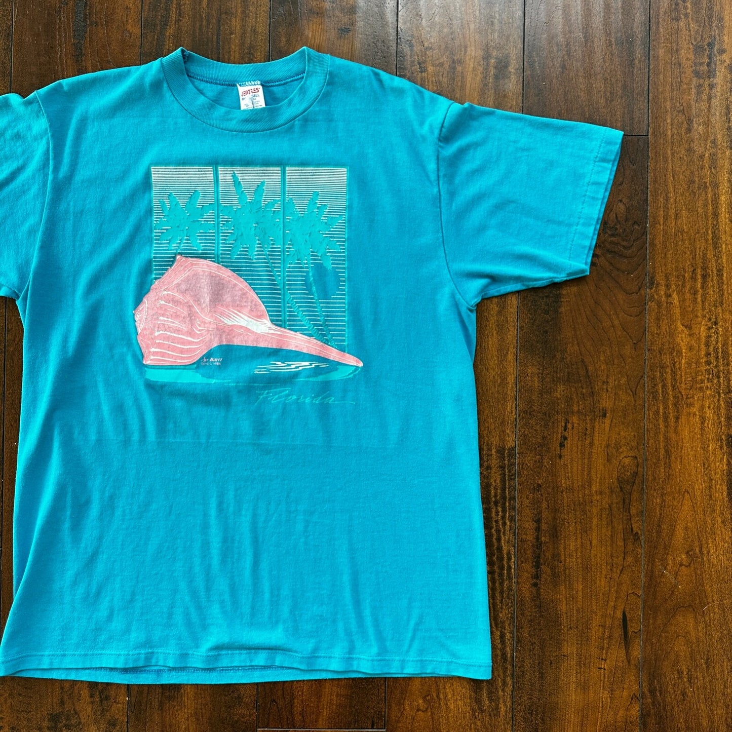 Flordia Clearwater Beach 90s USA Vintage T Shirt Blue Shell Pink Cute Palm Tree