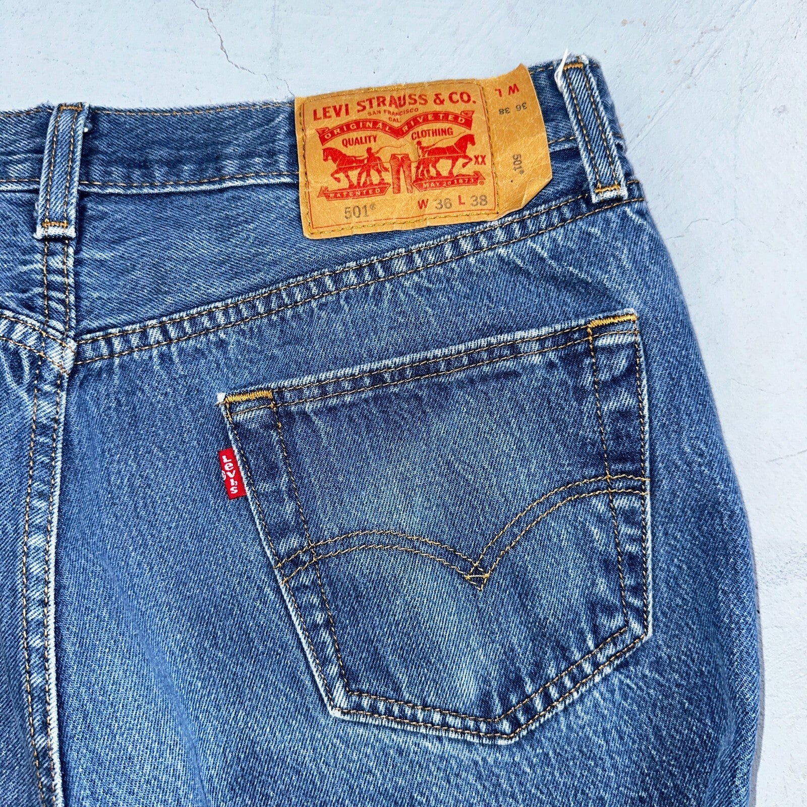 Levis 501 Y2K XX Straight Leg Jeans Blue VTG Med Wash 36x38 Act 33x33